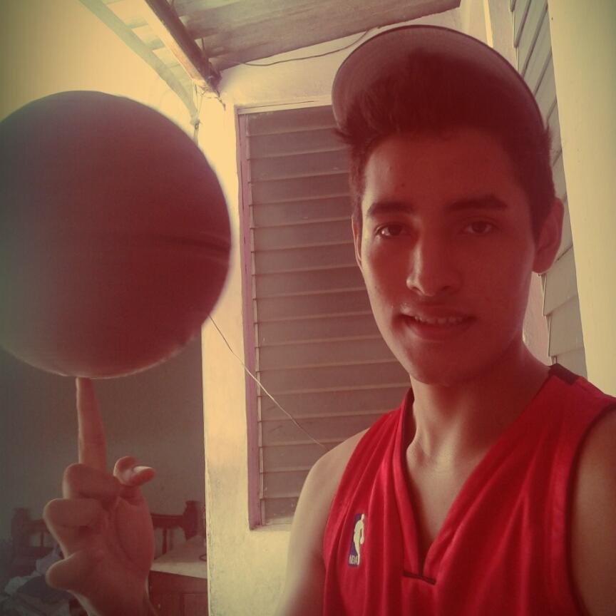 busco mi felicidad hasta en el momento mas triste... *sonrie*