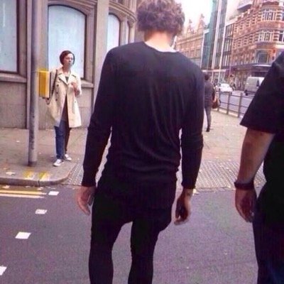 // pls follow @ASHbitchachos xx if youre already following youre just getting a free follow //