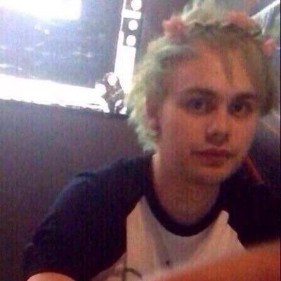 hi cutie, go follow @deepthroatmuke and ask for a follow back