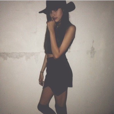 @iFxckWhitesides just gave you a free follow! (She follows back!)