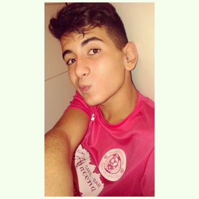 , Instagram : isaacloraa