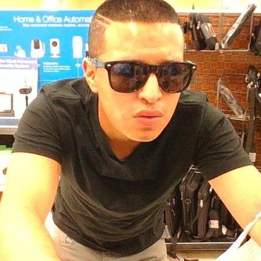 OsvaldoEvelyne's profile picture. 