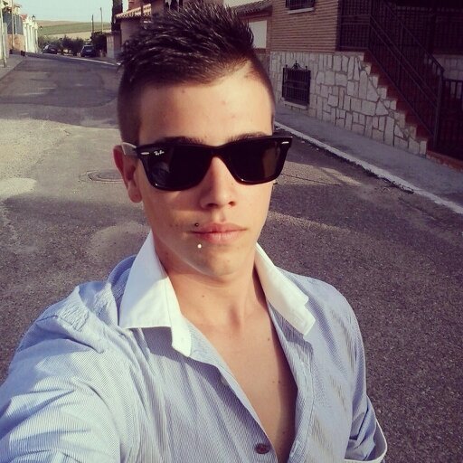 constructor de mi vida, experto en lo que me apetedca, soy una persona alegre y dinamica! Te amo aitana!