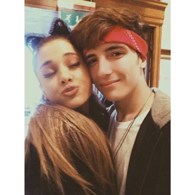 MAIN ACCOUNT: @aidenmofficial             I MET THE QUEEN @ArianaGrande. She bought me breakfast. British YouTuber. SUBSCRIBE! Justin Bieber Followed : 01/01/15