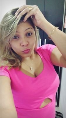 Eu tenho mil defeitos, mas tenho muito mais virtudes! Eu não sou perfeita mas tenho atitude! Sou um misto de alegria e coragem!