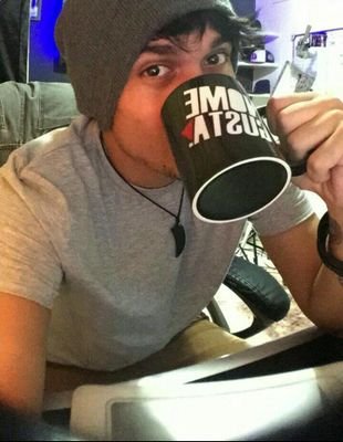 Ultimamente o que tem mais me deixado orgulhoso na minha vida, tem sido o canal, tem sido vocês !!
