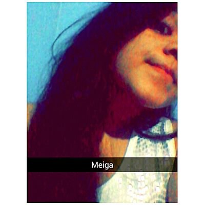 Nunca ignore uma pessoa que te ama e que se importa com você ,porque um dia você percebe que perdeu a lua enquanto contava as estrelas