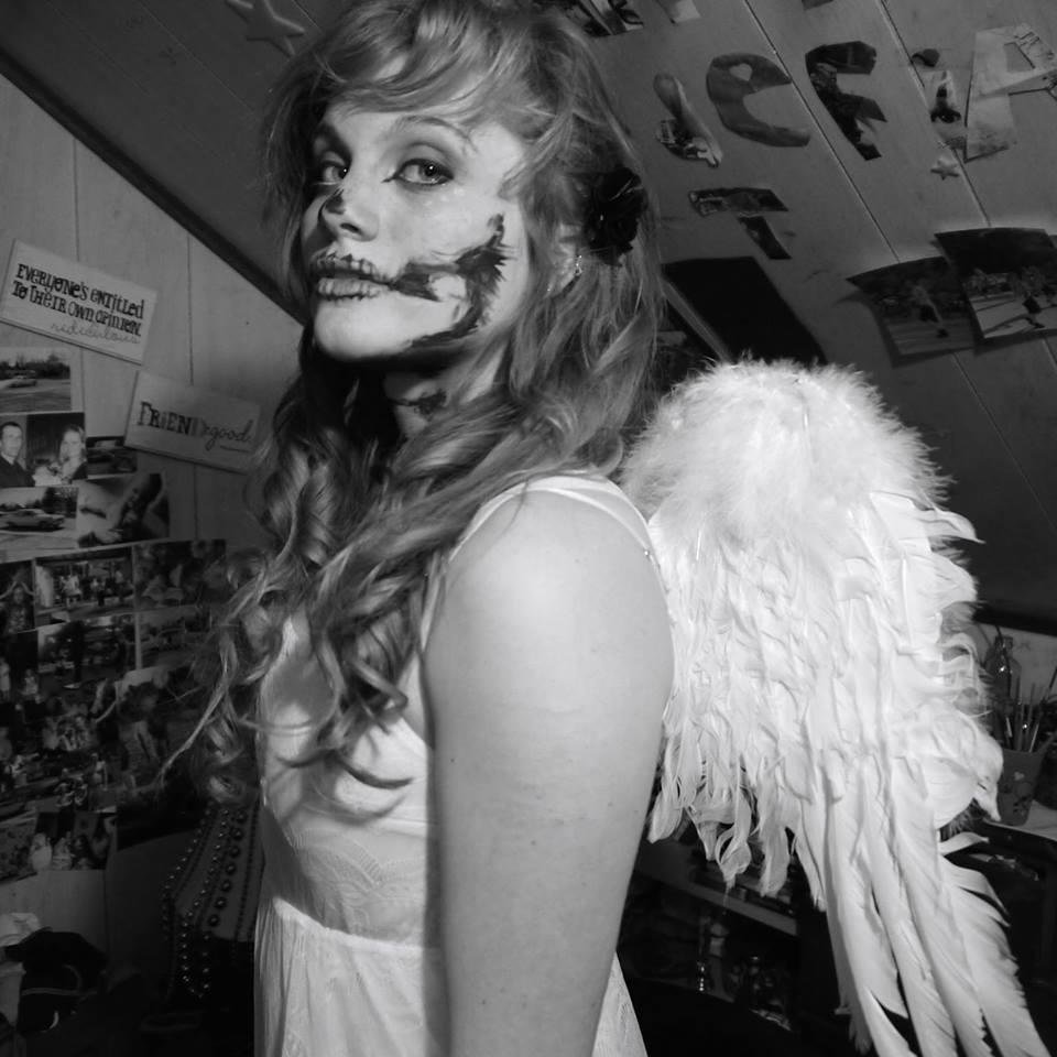 _Indigo_project's profile picture. 16| female| Sh| Depression| Anxiety| band junkie|stoner|screw-up