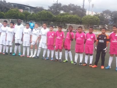 MI DIOS ME BENDICE CON LA VIDA Y YO LO GLORIFICARE CON MI SERVICIO MI SACRIFICIO POR MI ESCUELA DE FUTBOL Y NUESTRA ESCUELA DE ARBITROS LEGUIZAMO GRACIAS SEÑOR