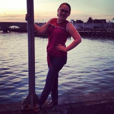I.Log mi pasión y con muchas ganas de ser una persona importante en la vida. ..  :)