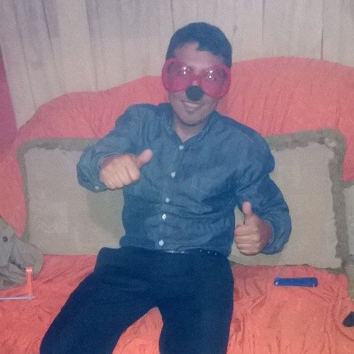 Nada sencillo ! me gusta la musica y hacer amigos :D