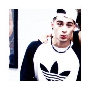 Zayn is The Light That Makes My Darkness Disappear ♡ Being a Directioner is My Duty ♡ Nikki Bella For Divas Champ Please.