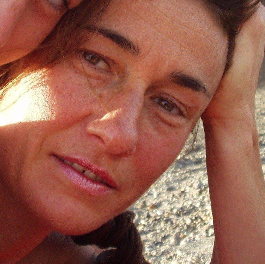 Cerco di essere, ...e questo mi sembra gia' qualcosa,,!!  Non lasciate niente d'intentato, ma tentate con la parola l'occhio, ad osservare il mondo.