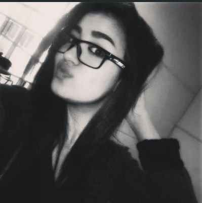 age/16  from iraq B-)   directioner girl :-P  and i love enrique iglesias