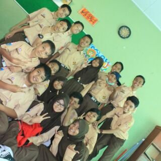 We're 34 idiot students.Mrs.Humairoh is our mother.And our class is invisible.#IEDWALOVA♥