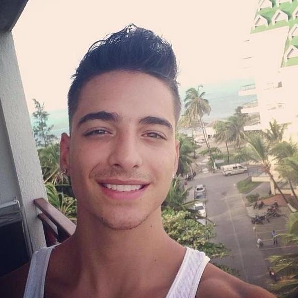 Noticias e novidades da vida e da carreira Maluma uma pagina criada para os fãs brasileiros do artista colombiano que vem ganhando o mundo com seu carisma.