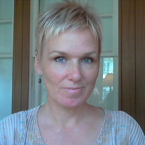 wendaone's profile picture. Super Mom Ninja, Writer and World Traveler