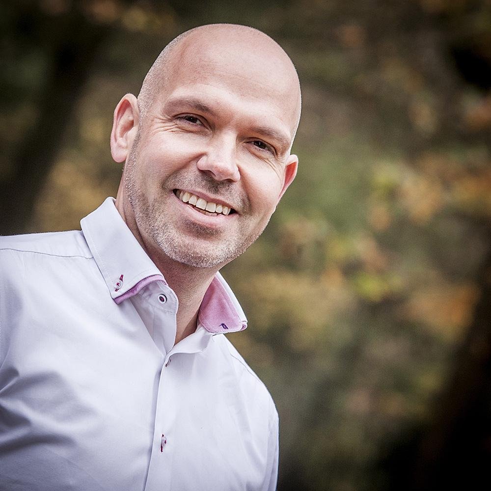 OUTSOURCE UW PERSONEELSADMINISTRATIE Met ons online personeelsdossier stroomlijnen wij de processen rond uw personeelsadministratie.