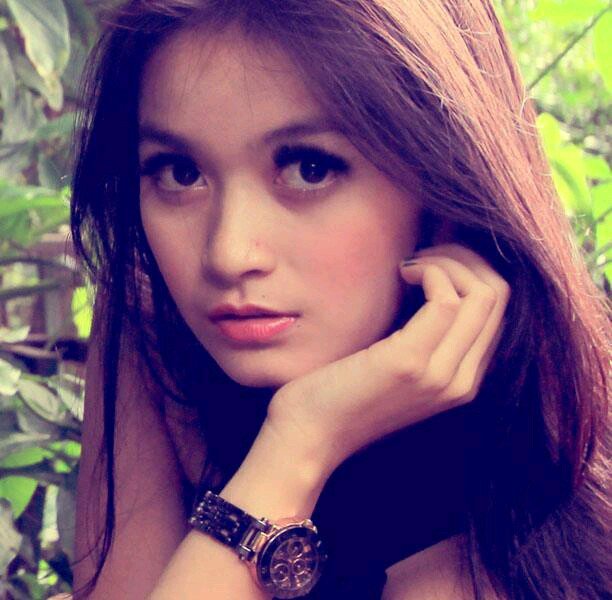 hallo kami RURINISME from bogor :) kami fansbase rurin nirmala :) selalu support dia...resmi + followed dari kak @RurinNirmala (151114)