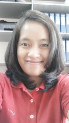 tebak sendiri aja.. lop trepelling, damn i love indonesia,.