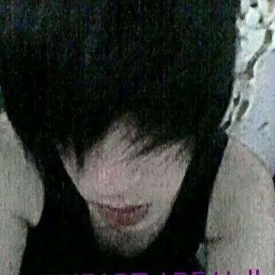 abood emo boy
♥follow my emotion♥