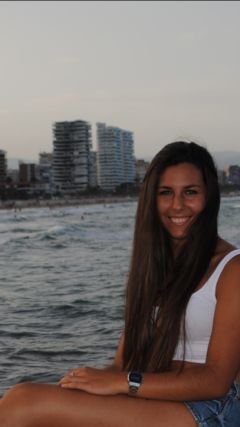 una d las mejores sensaciones dl mundo es ver sonreir a alguien y saber q tu eres la razon//soy una apasionada de las chuches
