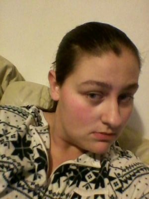 17 years old. Working full time and knackered. I follow back xx