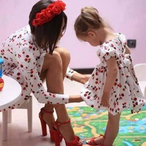 ✨ ♡ في يوم من الأيام سيتخلى عنك الجميع ويأتي رسول يشفع لك فلا تنسى الصلاة عليہ ♡'   . اللهم نسالك حسن الخاتمه   ✨ گہڑامہتہيہۓ فہہوقہۓ گہہلہہ شہيہۓء.)‎