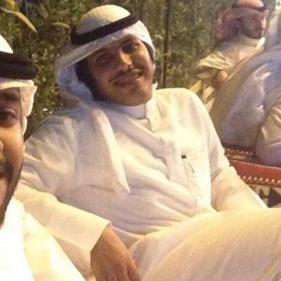 عدد متابعينك في تويتر ليس له علاقة أحياناً بالإعجاب ! فالمتجمهرين على قفص القرد أحيانا أكثر من المتجمهرين على الأسد