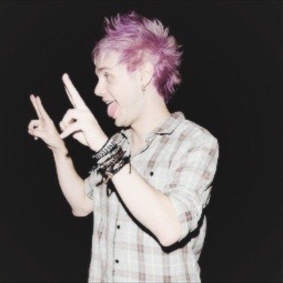 free follow from @sadnessmgc so if you want to thank her, you could go follow her because thatd be super rad of you