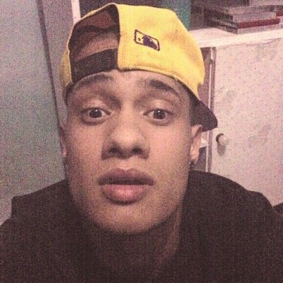 'Os mais belos sorrisos estão no rosto daqueles que já se machucaram um dia, mas nunca desistiram de ser feliz! '