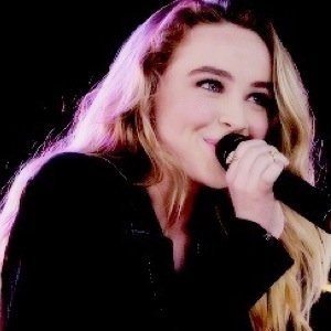 Sabrina Carpenter Fan club from Toronto, I love you Sabrina,Sabrina follows