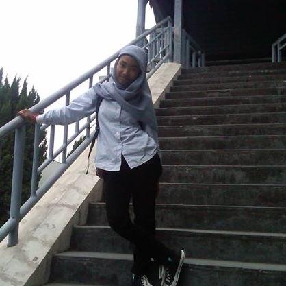 And when the day you leave me
I think everything is fine right
And now I realize all he new he he has stolen my heart