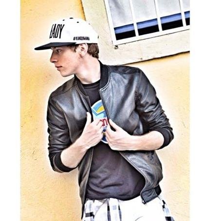 Fans Club Oficial de Sebalovers de Santiago, Amamos a @SebastianAc3.