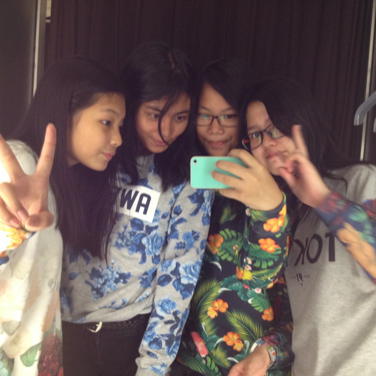 chloeeleanorr's profile picture. uda lama ga main twitter