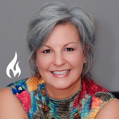 Leadership Coach, Hypnotherapist & Trauma expert helping healers & leaders transcend old trauma, free up their energy, and create a bigger impact with ease.