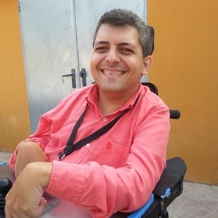 Emprendedor social. Cofudandor de la Asociación V.I.V.A.