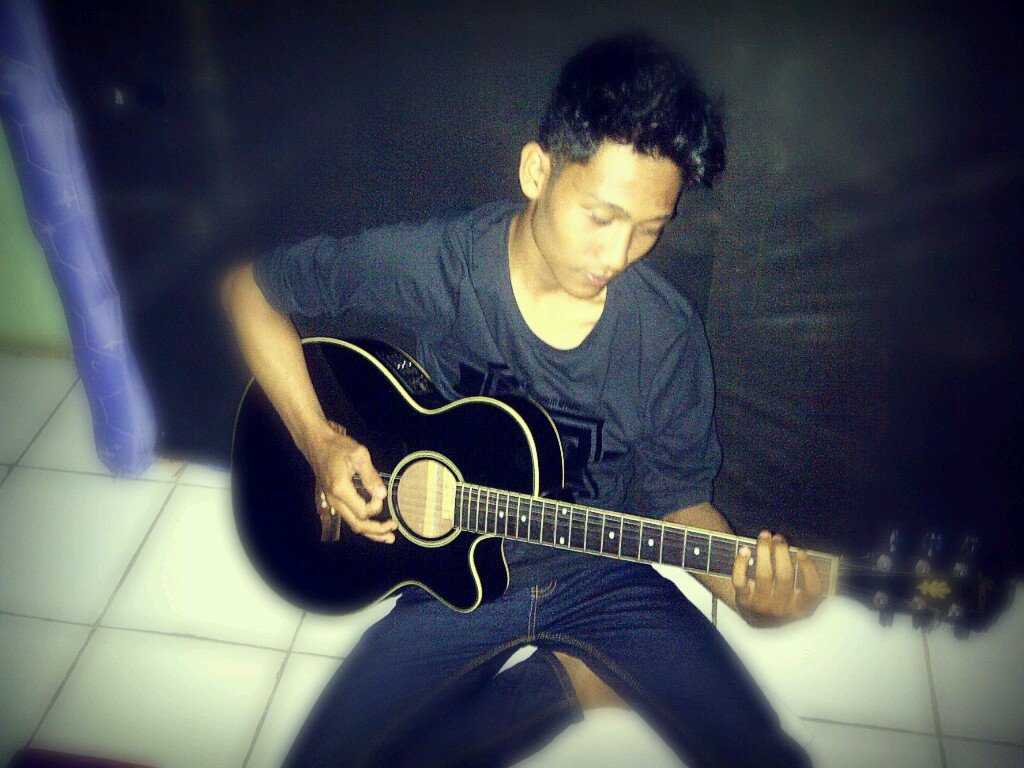 Yusron arief maulana fahri (yamafa)      *14-03-1992* IS: ariefyamafa*yamafa