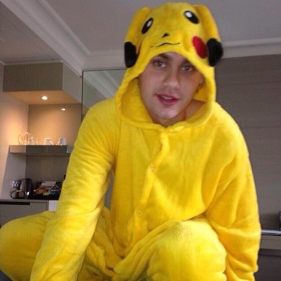 yo go follow @ilike5sosalot because she just gave you a free follow