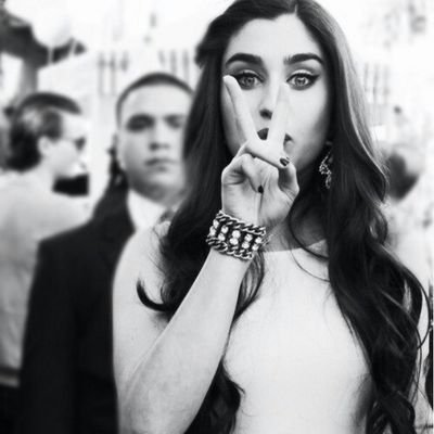 bitch please a única biggest girlband in the world é one direction.  twd ♥ ahs ♥ ngm famous follows
