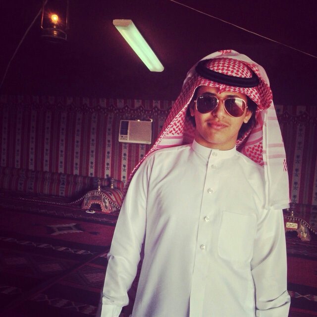 لآ تُعآمل كُل آلنآسّ بإسّلوُب وُآحّد ، فَليسّ كُل آلمَرضّى يآخَذوُن نَفسّ آلدوُآءّ ..♡̷̷̷̷̷̷̷