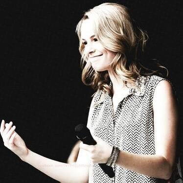Primera y única sede de Bridgit Mendler en Córdoba | Sede avalada por @mendlerarg