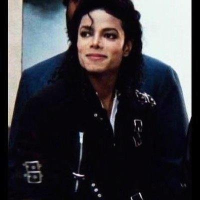 thisisferchu's profile picture. always a moonwalker
