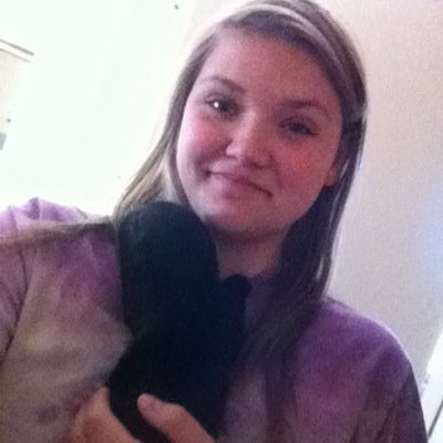 Kik: no_life_1994
Skype: haley_nichole19
Im lesbian
I have a cat a dog and 2 puppies