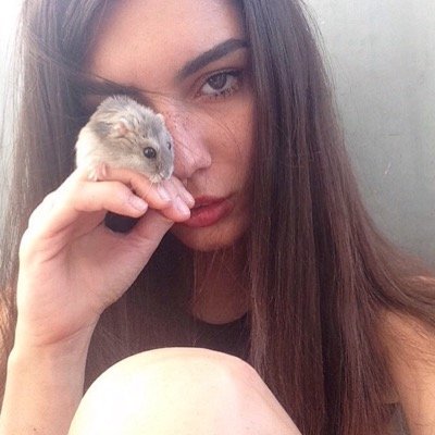 Che non è mai quello che sembra, mentre una mano ti accarezza un’altra ti smembra.