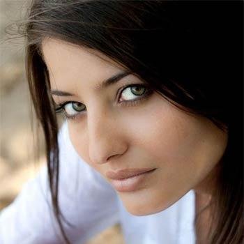 MeralKartal92's profile picture. Yalnızım ama mutluyum diyenlerdenim :) Köşe Yazarı