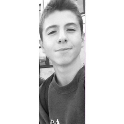 qxentinfre's profile picture. Je n’ai confiance qu’en mon Desert Eagle et en Zizou dans les arrêts d’jeu.