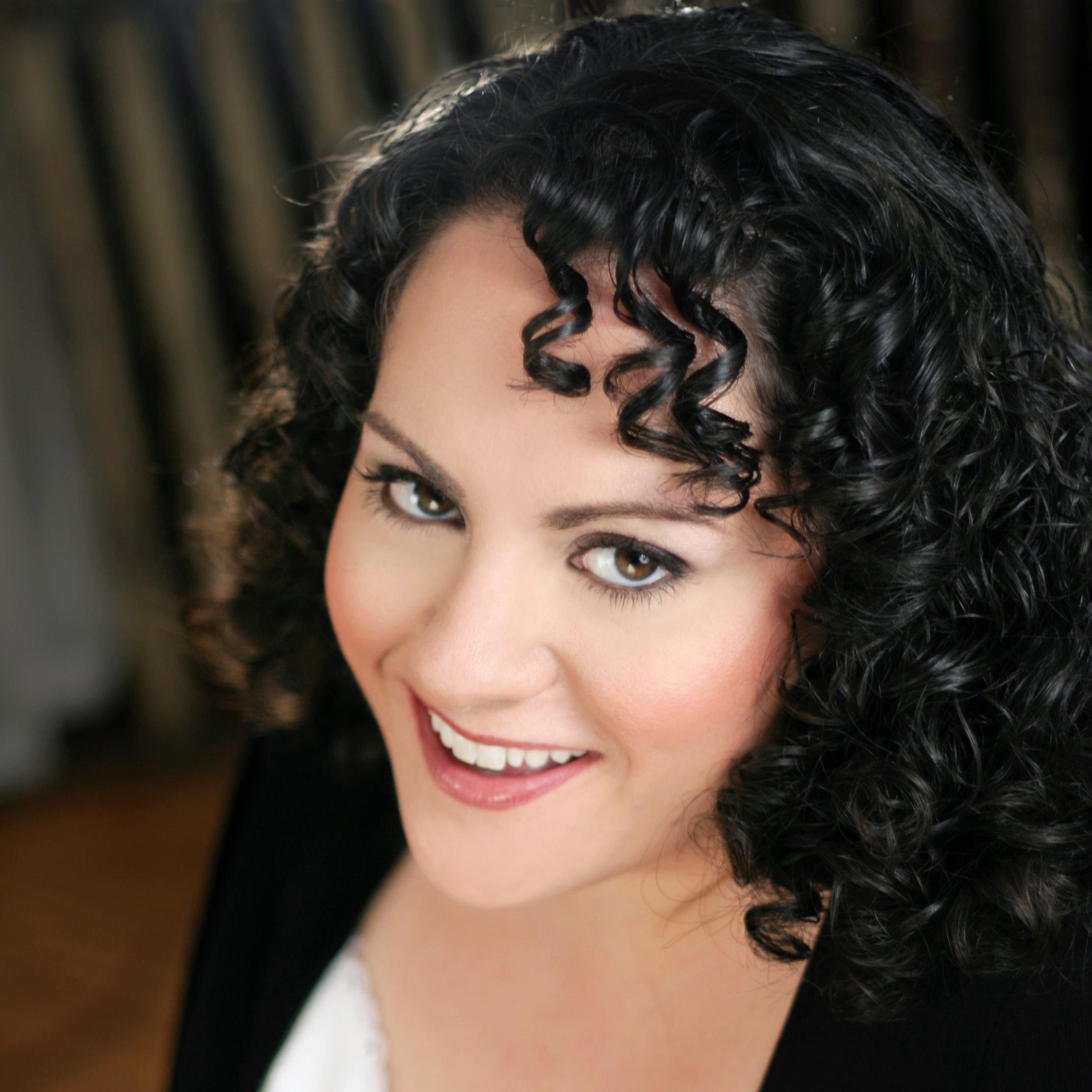 Voice teacher, performer;
Musical Theatre specialist, audition and college prep