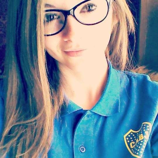 Estudiante de arquitectura en la UBA y mi unico amor es el Club Atletico Boca Juniors.