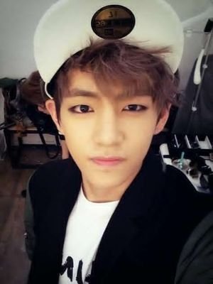 free follow from @EXOvirus_08 . follow her instead! kamsa chingu. i sarang you!